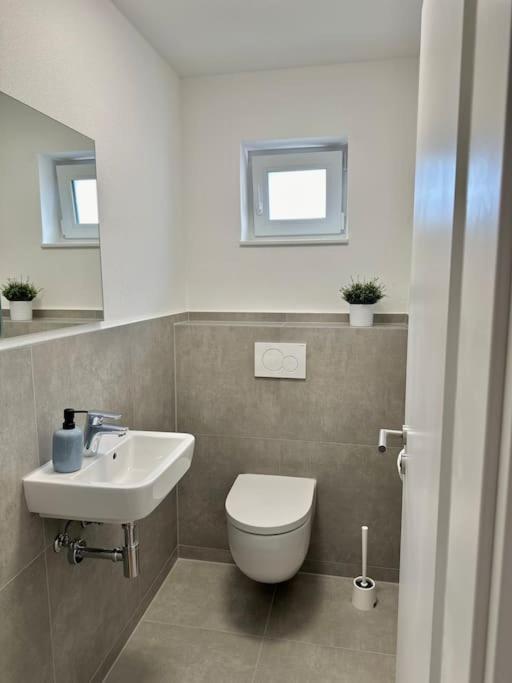 אופנבורג Amao-Pearl I Comfort Suite I 94Qm I Kingsize-Bett I Exklusiv Mit Balkon & Tiefgarage I Aufzug מראה חיצוני תמונה