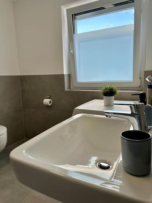 אופנבורג Amao-Pearl I Comfort Suite I 94Qm I Kingsize-Bett I Exklusiv Mit Balkon & Tiefgarage I Aufzug מראה חיצוני תמונה